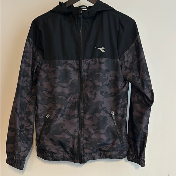 Reebok Black and Gray Windbreaker with Stand-Up Collar - Picture 3 of 8